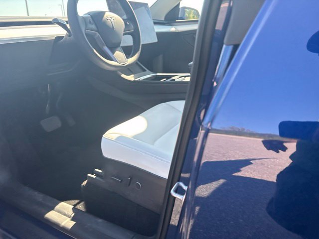 Used 2023 Tesla Model Y Long Range AWD/4WD image 11