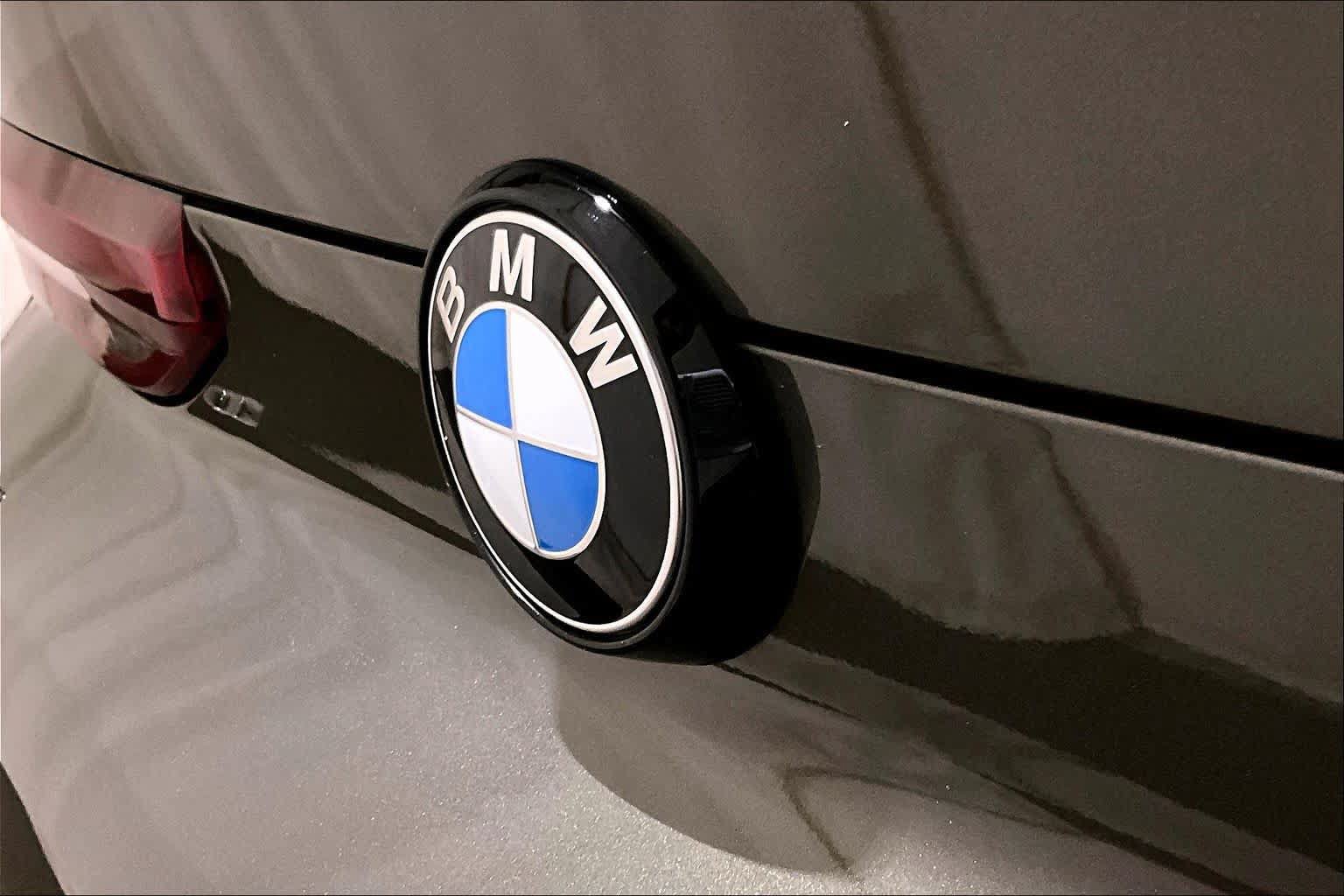 Used 2026 BMW X6 xDrive40i w/ Climate Comfort Package AWD/4WD image 32
