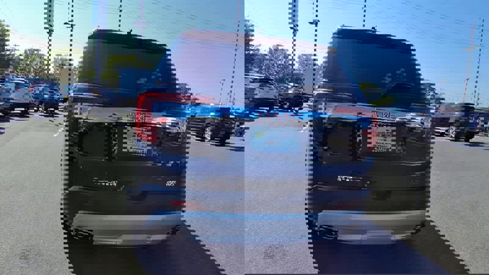 Certified 2023 GMC Acadia SLT w/ Technology Package image 3