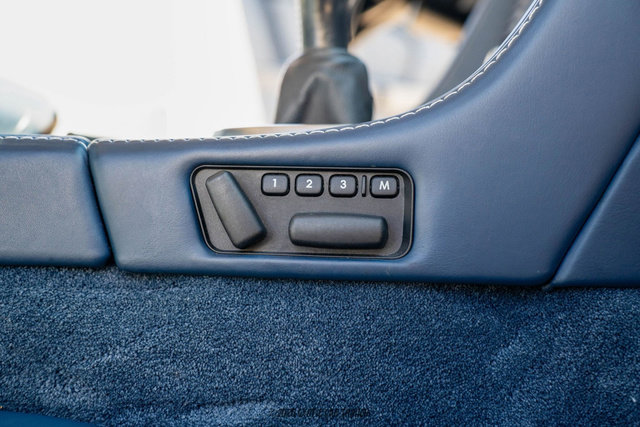 Used 2008 Aston Martin V8 Vantage Roadster 6-Speed image 36