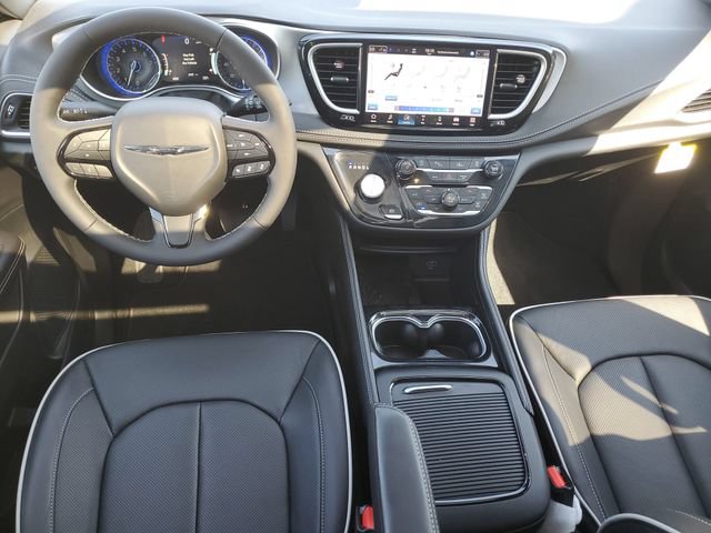 New 2026 Chrysler Pacifica Limited w/ S Appearance Package AWD/4WD image 13