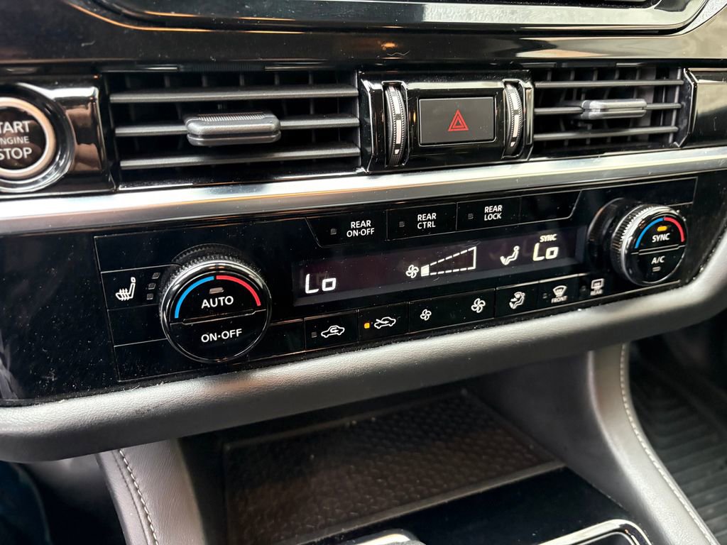 Used 2023 Nissan Pathfinder SV AWD/4WD image 17