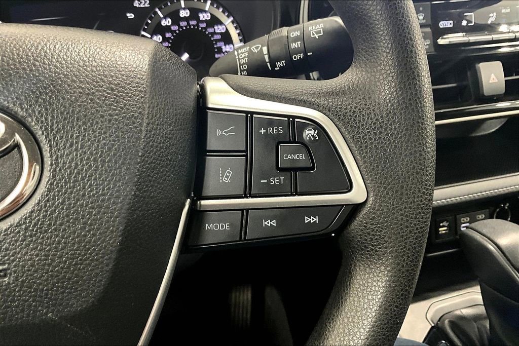 Used 2023 Toyota Highlander L image 24