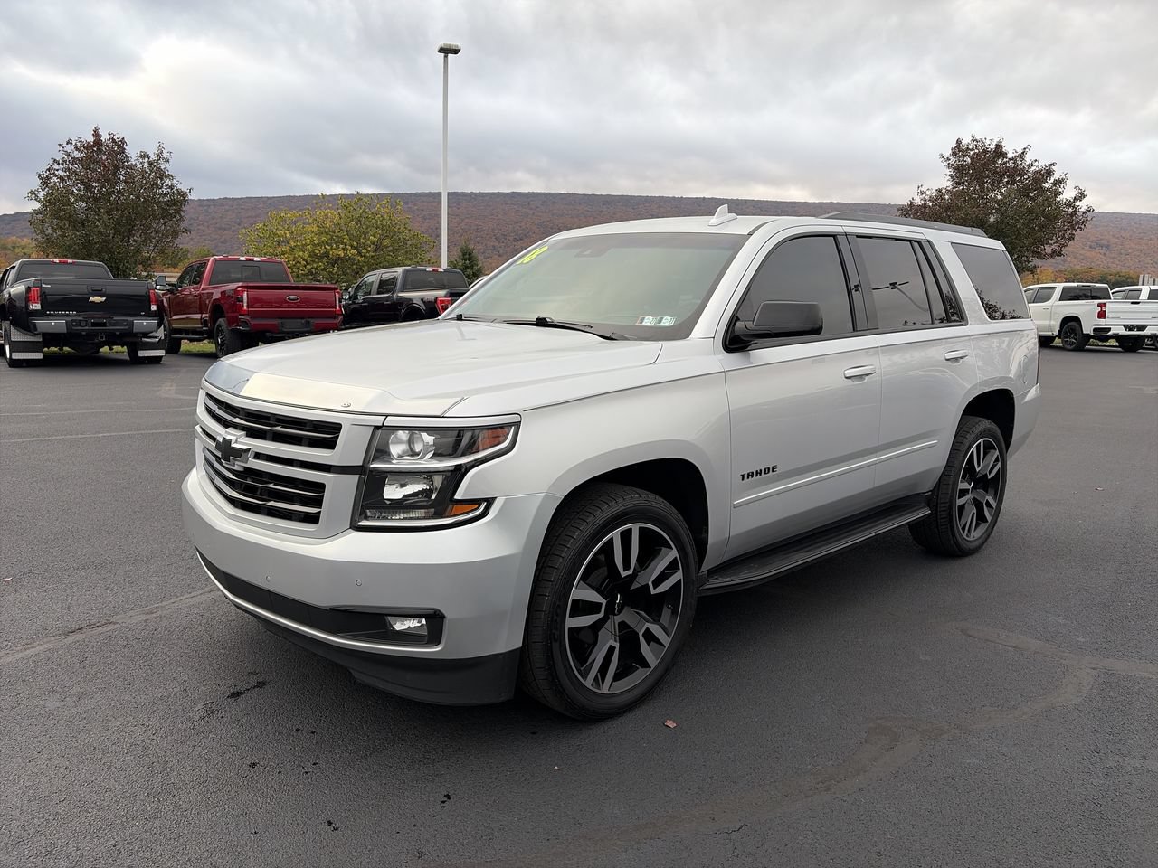 Used 2018 Chevrolet Tahoe Premier w/ RST 6.2L Performance Edition AWD/4WD image 3