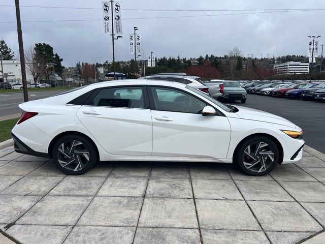 Certified 2025 Hyundai Elantra Limited image 6