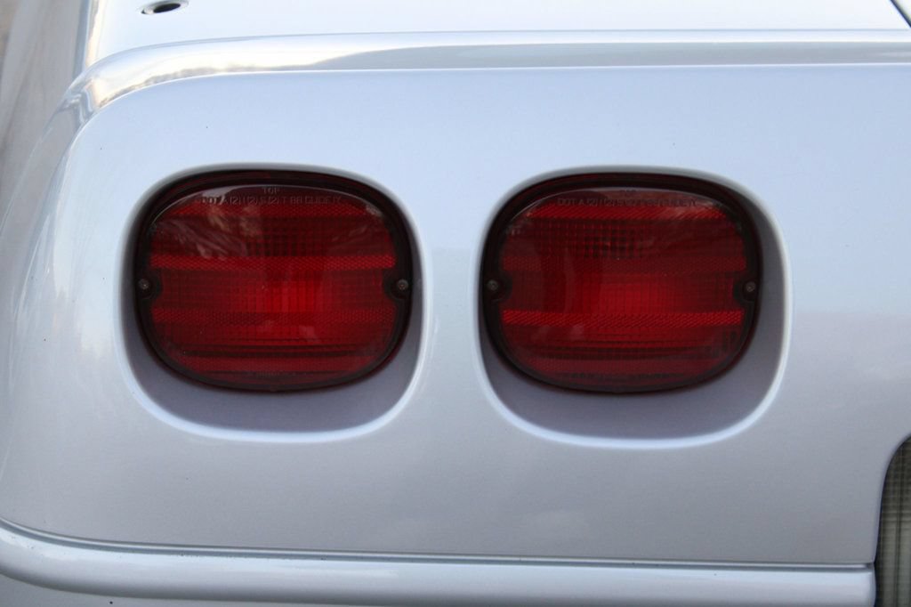 Used 1996 Chevrolet Corvette Convertible RWD image 20