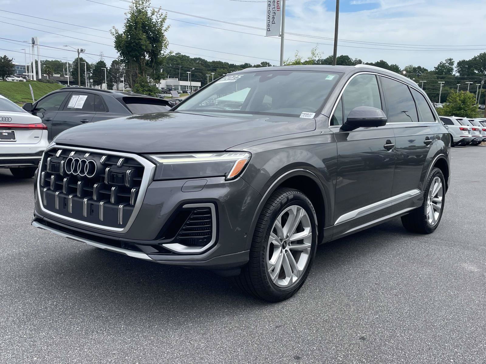 Certified 2025 Audi Q7 2.0T Premium Plus AWD/4WD image 3