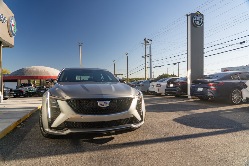 Used 2025 Cadillac CT5 V w/ Technology Package AWD/4WD image 10