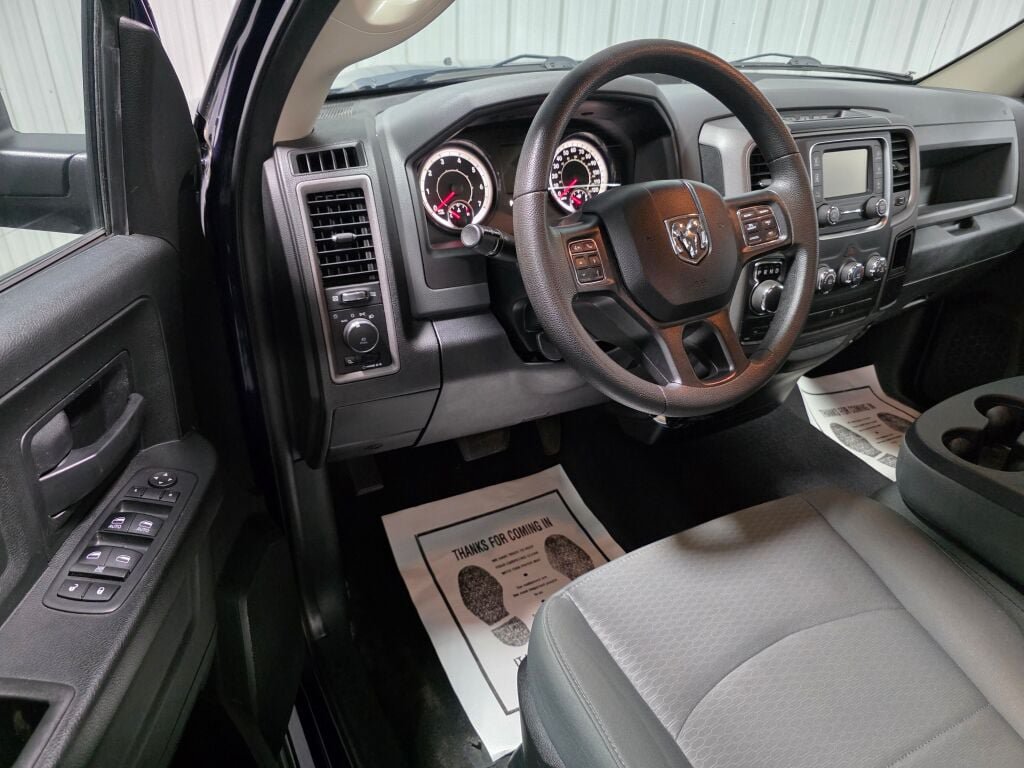 Used 2018 RAM 1500 Express AWD/4WD image 5