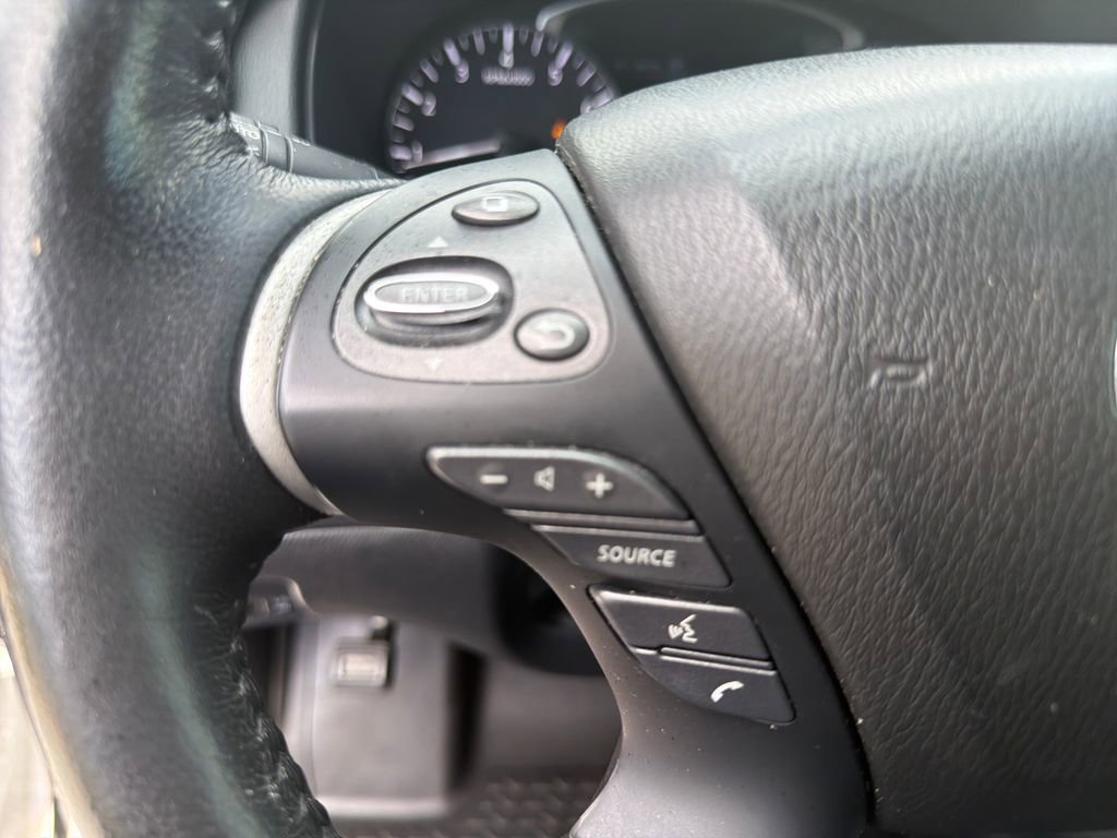 Used 2020 Nissan Pathfinder SL AWD/4WD image 36
