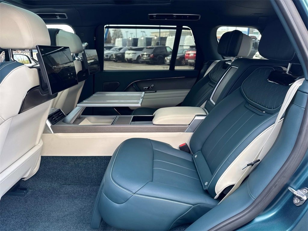 New 2025 Land Rover Range Rover SV image 12