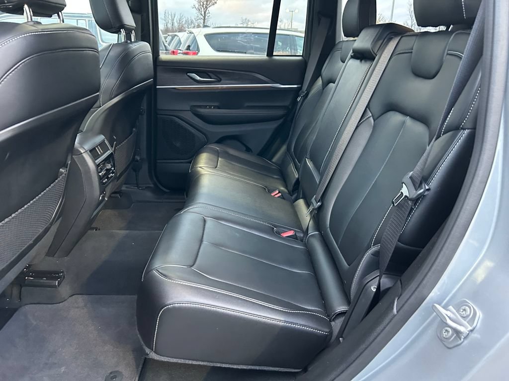 New 2025 Jeep Grand Cherokee Limited w/ Black Appearance Package AWD/4WD image 25