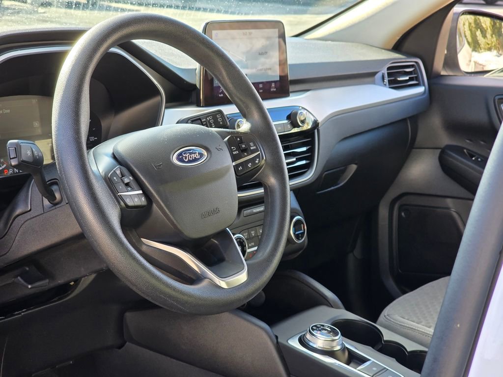 Used 2020 Ford Escape SE image 13