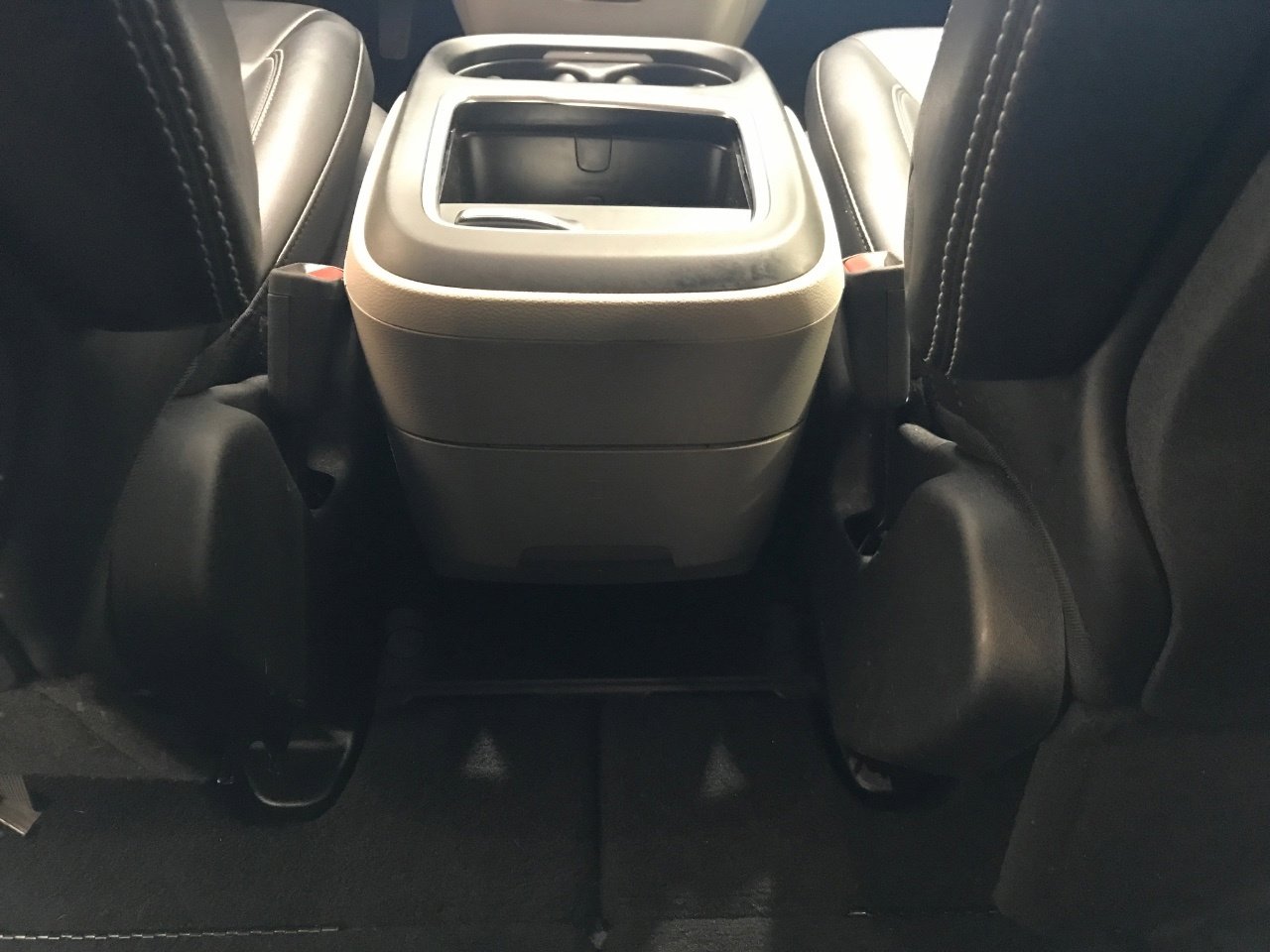 Used 2024 Chrysler Pacifica Touring-L image 24