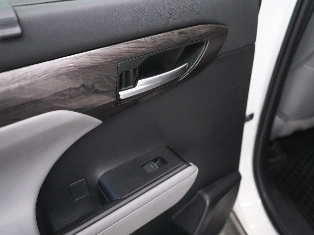 Used 2021 Toyota Highlander Platinum AWD/4WD image 14