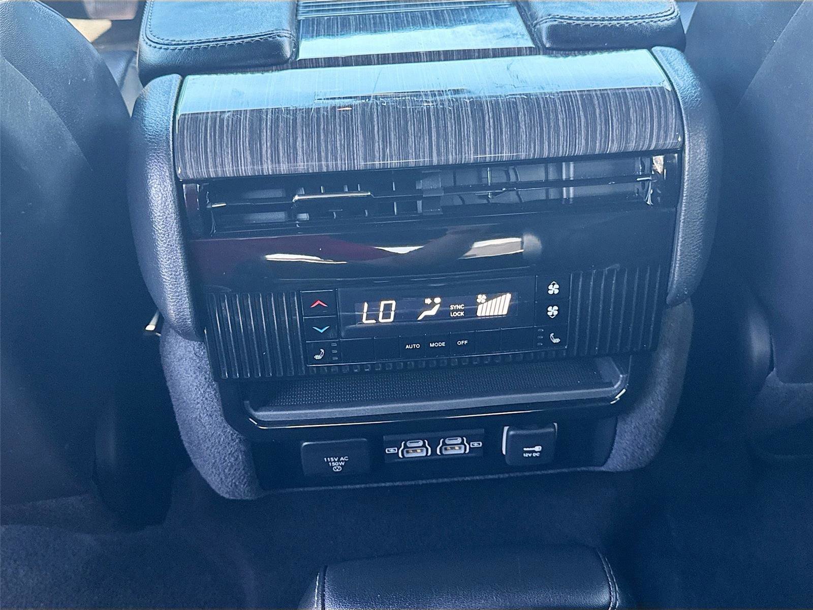 Used 2022 Jeep Wagoneer Series III image 25