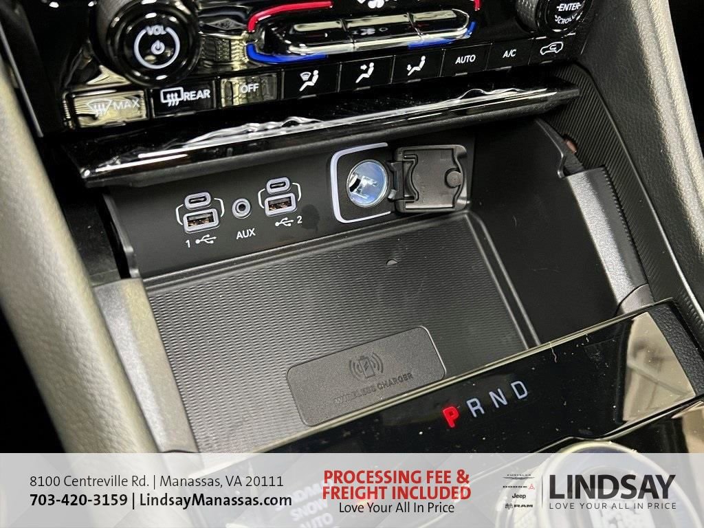 New 2025 Jeep Grand Cherokee Limited w/ Luxury Tech Group II image 36