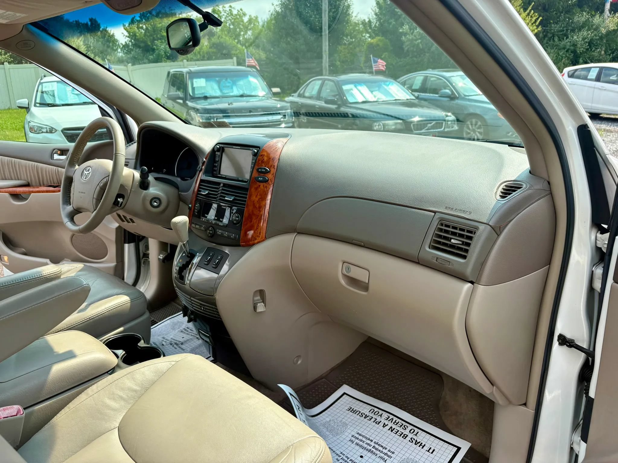 Used 2006 Toyota Sienna XLE w/ XLE Pkg 8 FWD image 28