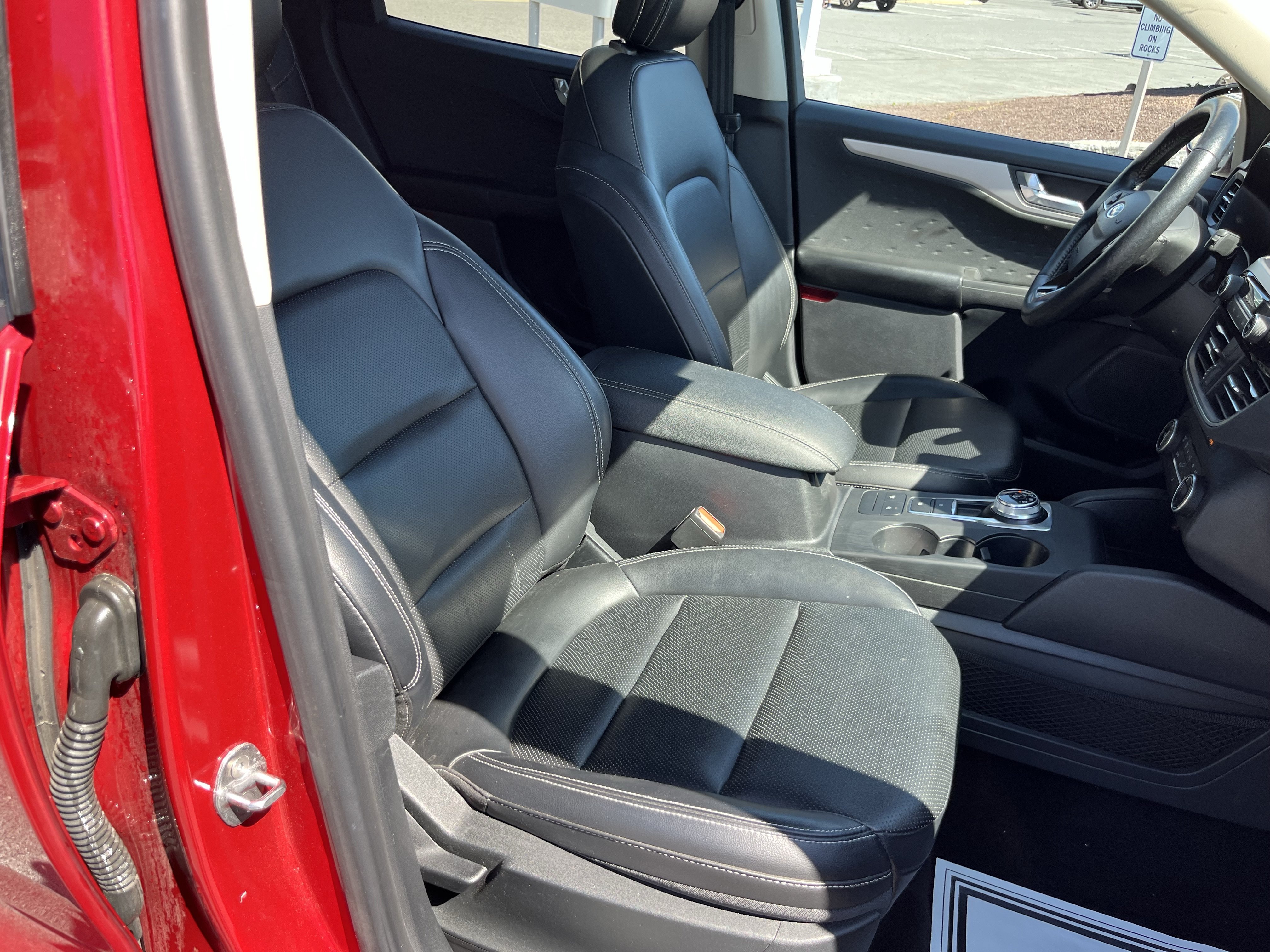 Used 2020 Ford Escape SEL AWD/4WD video 3