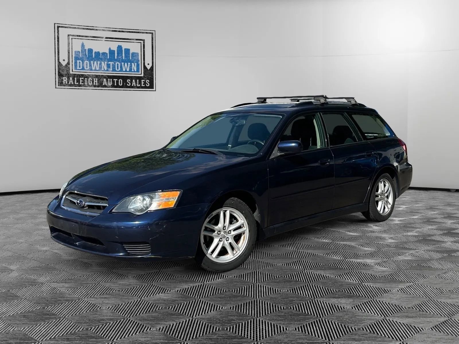 Used 2005 Subaru Legacy 2.5i AWD/4WD image 2