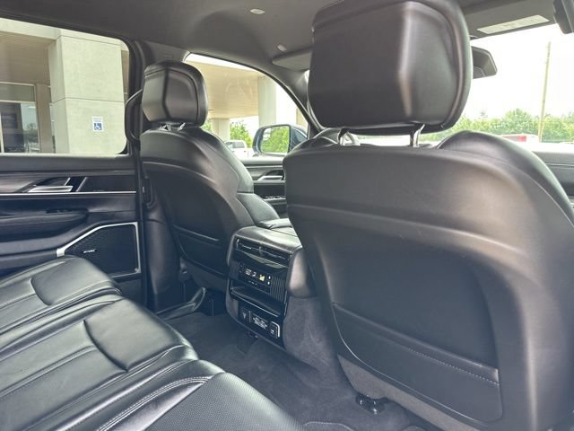 Certified 2024 Jeep Wagoneer Series II w/ Flexible Seating Group RWD image 46