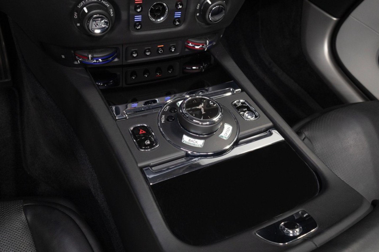Used 2019 Rolls-Royce Dawn RWD image 37