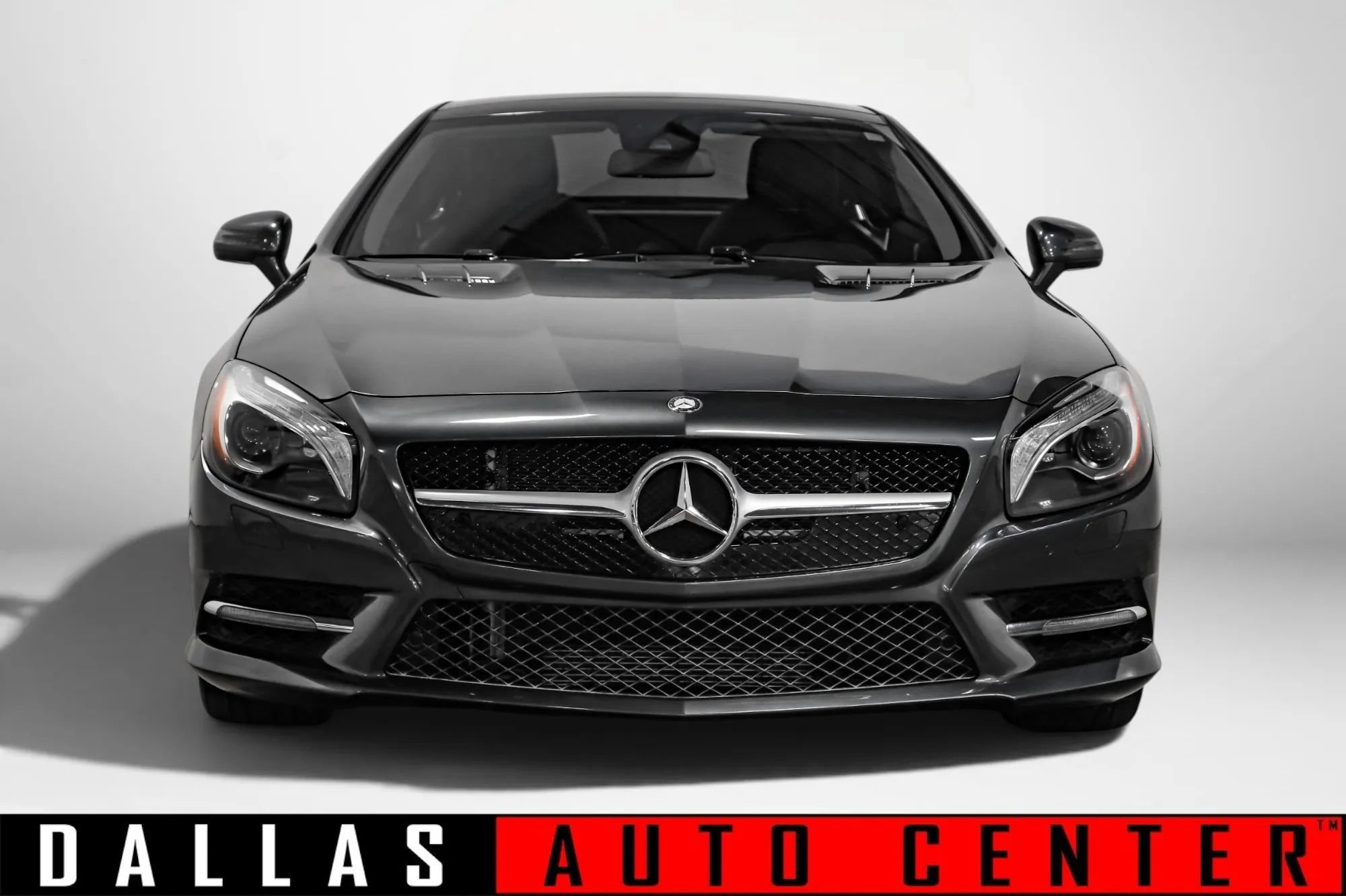 Used 2014 Mercedes-Benz SL 550 image 2