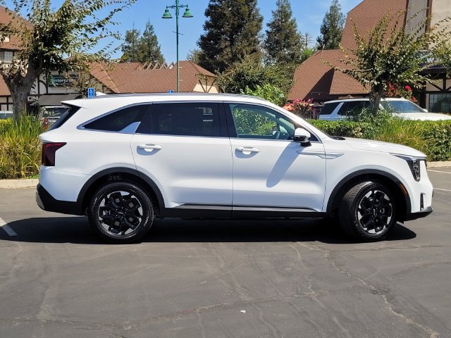 New 2026 Kia Sorento S FWD image 3