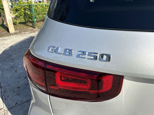 Used 2020 Mercedes-Benz GLB 250 image 24