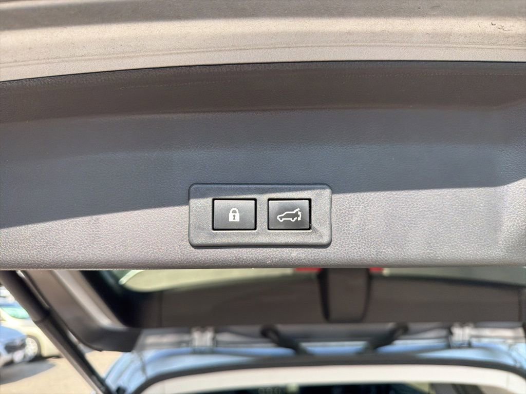 Used 2022 Subaru Ascent Touring w/ Popular Package #2A image 12