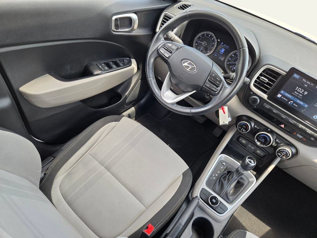 Used 2022 Hyundai Venue SEL w/ Cargo Package FWD image 16