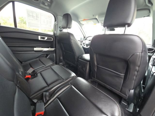 Used 2023 Ford Explorer XLT w/ Equipment Group 202A AWD/4WD image 19