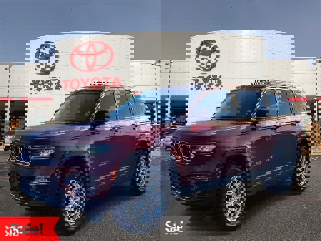 Used 2023 Jeep Grand Cherokee Limited w/ Trailer Tow Prep Group (B)