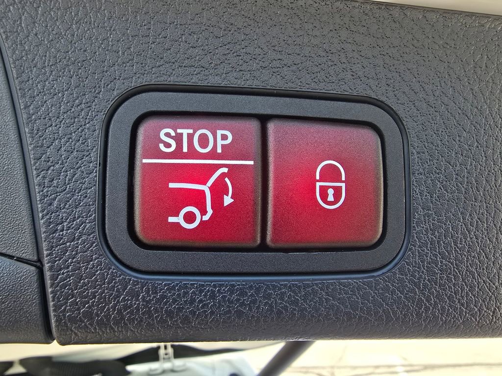 Certified 2024 Mercedes-Benz GLB 250 4MATIC image 20