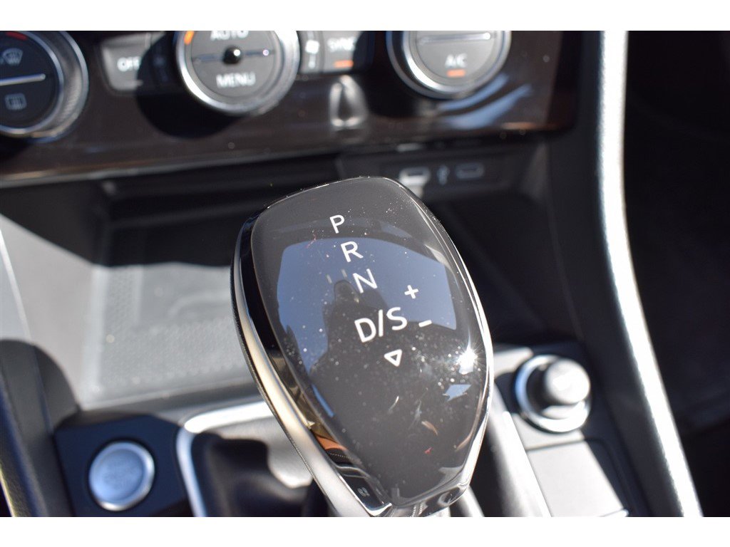Used 2023 Volkswagen Jetta SEL image 40