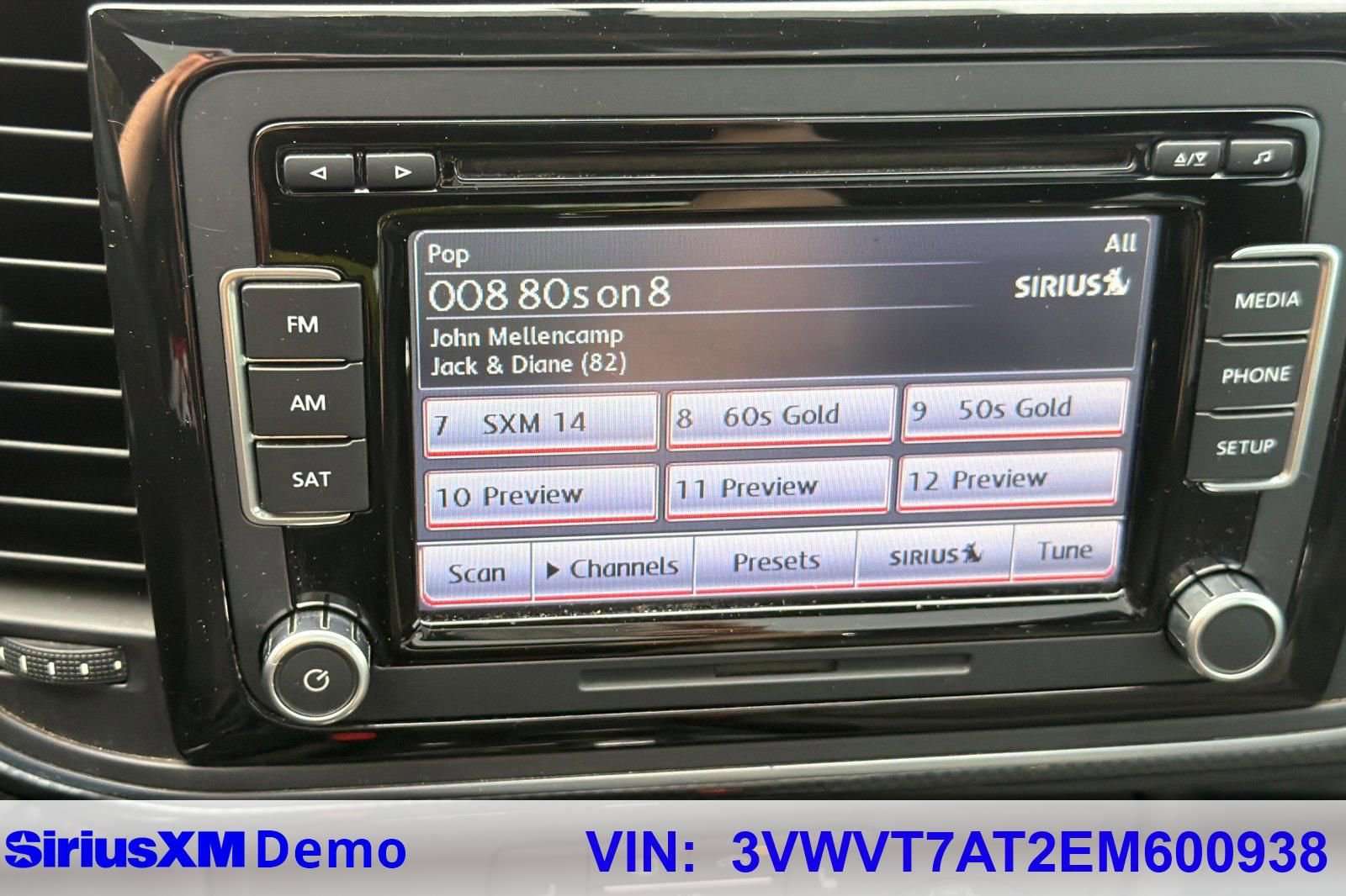 Used 2014 Volkswagen Beetle R-Line image 26