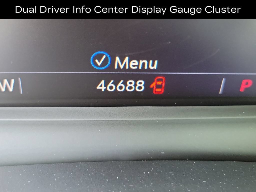 Used 2022 Cadillac XT5 Premium Luxury w/ LPO, Floor Liner Package FWD image 17