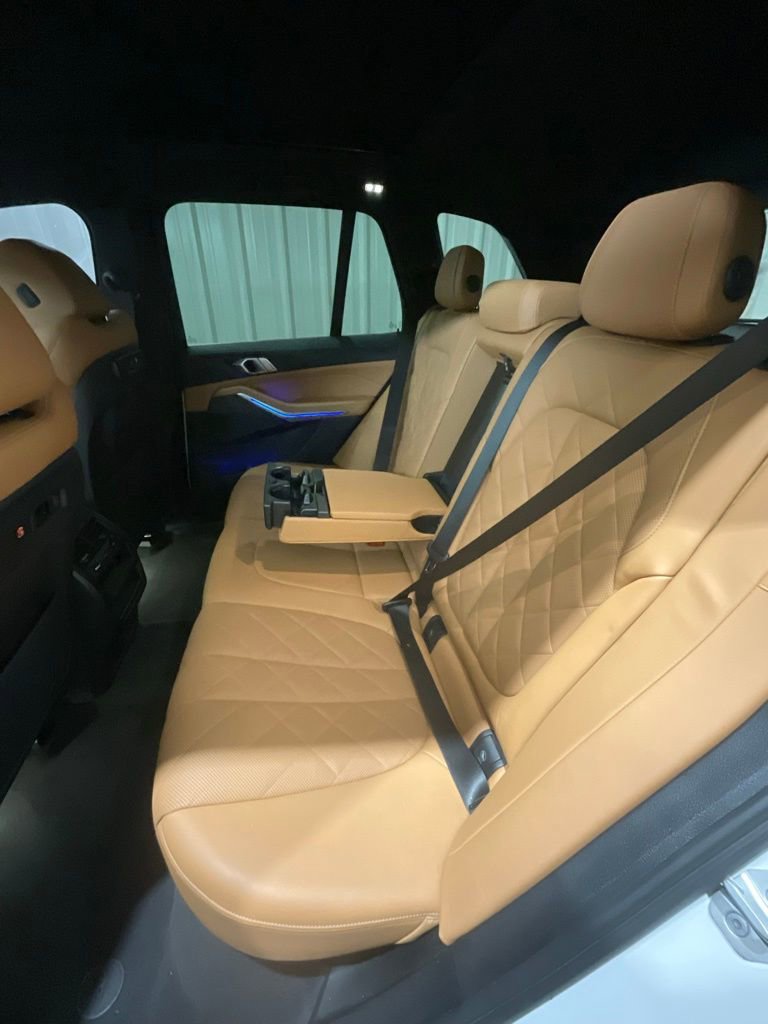 Used 2023 BMW X5 xDrive40i w/ Premium Package image 11