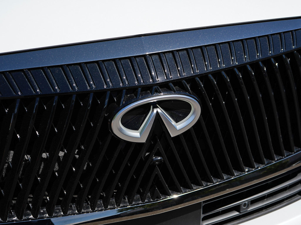 Certified 2026 INFINITI QX80 Autograph w/ Premium Cargo Package AWD/4WD image 3