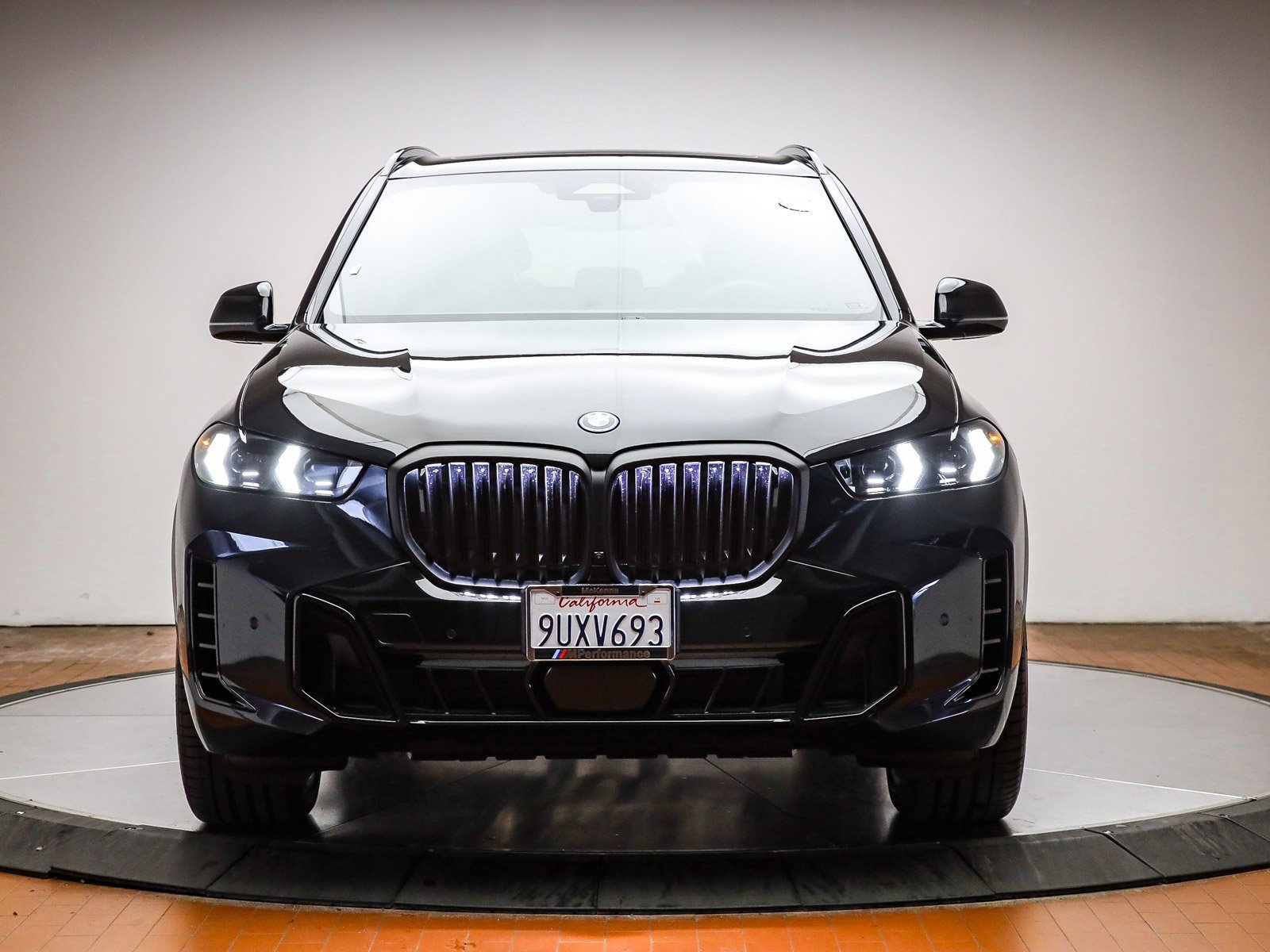 Used 2026 BMW X5 xDrive50e w/ M Sport Package image 2