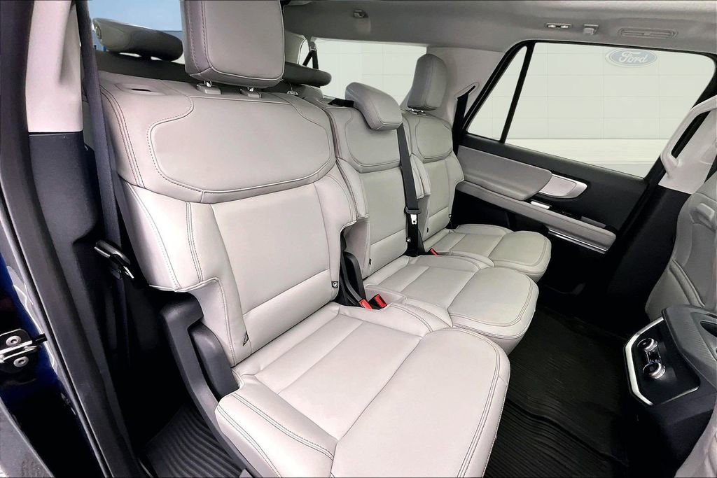 New 2025 Ford Expedition Max Active image 10