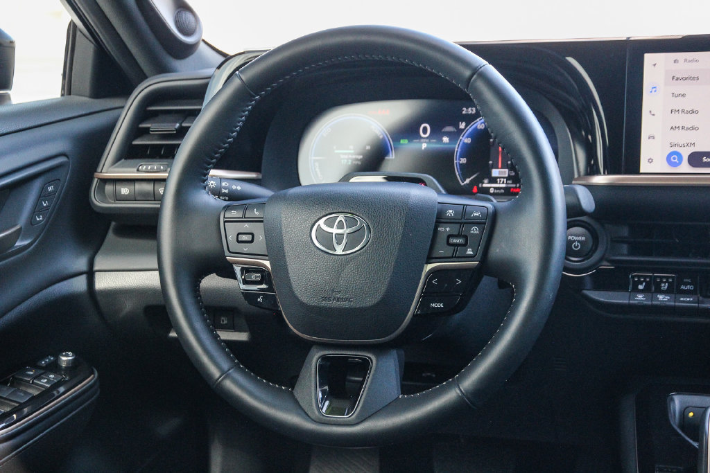 Used 2024 Toyota Crown Platinum AWD/4WD image 15