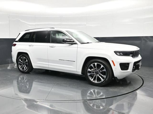 Used 2023 Jeep Grand Cherokee Overland AWD/4WD image 5