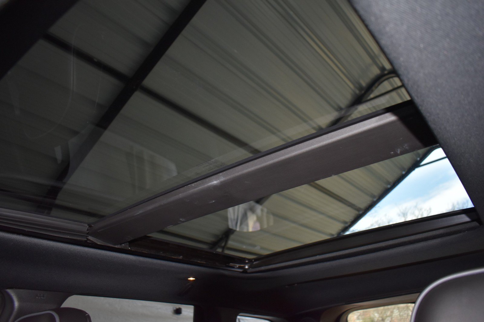 Used 2021 Jeep Grand Cherokee Overland AWD/4WD image 23