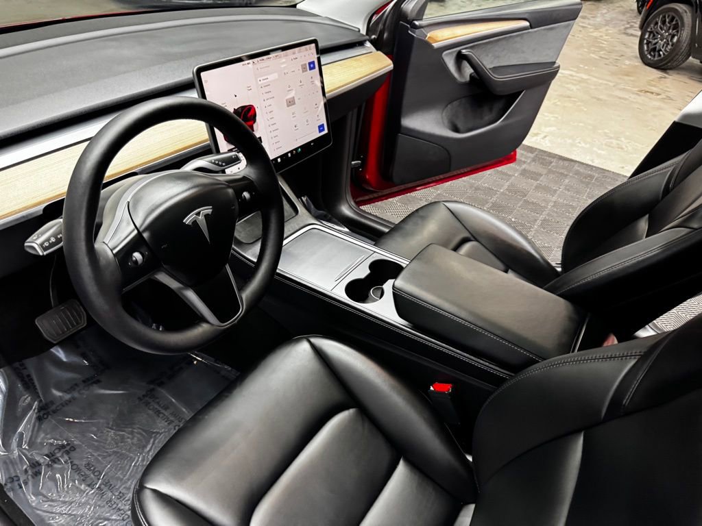 Used 2024 Tesla Model Y Long Range image 32
