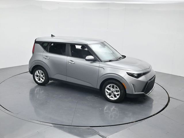 Used 2023 Kia Soul LX w/ LX Technology Package image 40