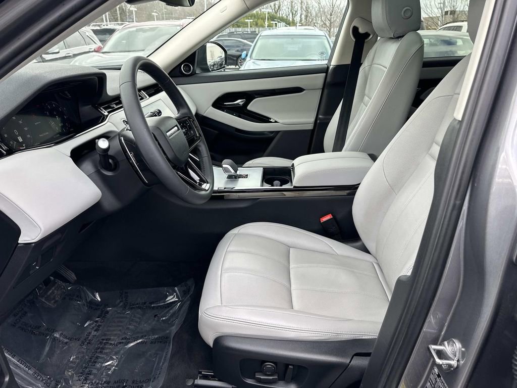 Used 2025 Land Rover Range Rover Evoque S image 26