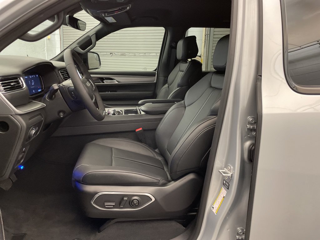 New 2026 Jeep Grand Wagoneer Limited AWD/4WD image 17
