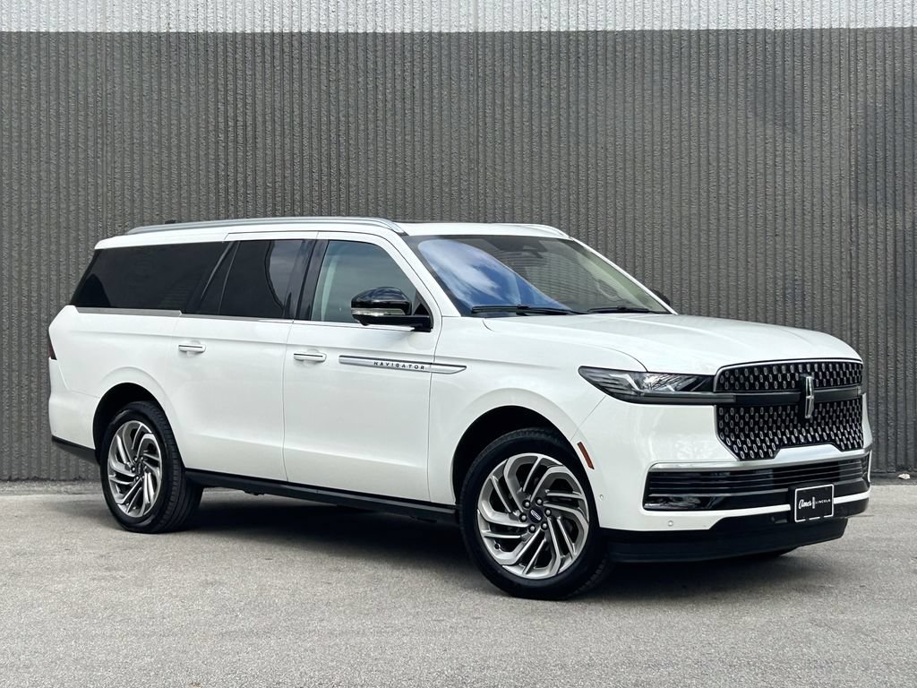 Certified 2025 Lincoln Navigator L Reserve AWD/4WD image 8