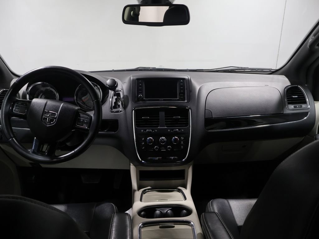Used 2018 Dodge Grand Caravan SXT image 16